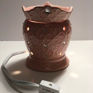 Scentsy “Tiara” pink mid-size warmer